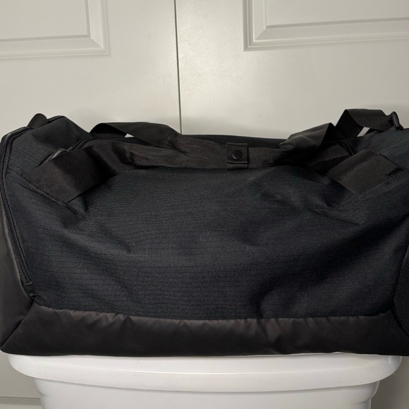 Nike Brasilia Duffel Bag - Picture 3 of 5